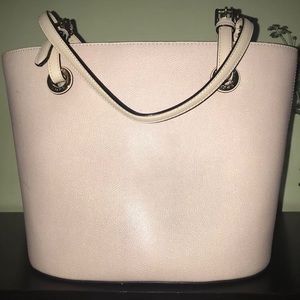 (SOLD)NWT Michael Kors Jet Set Medium Tote Leather